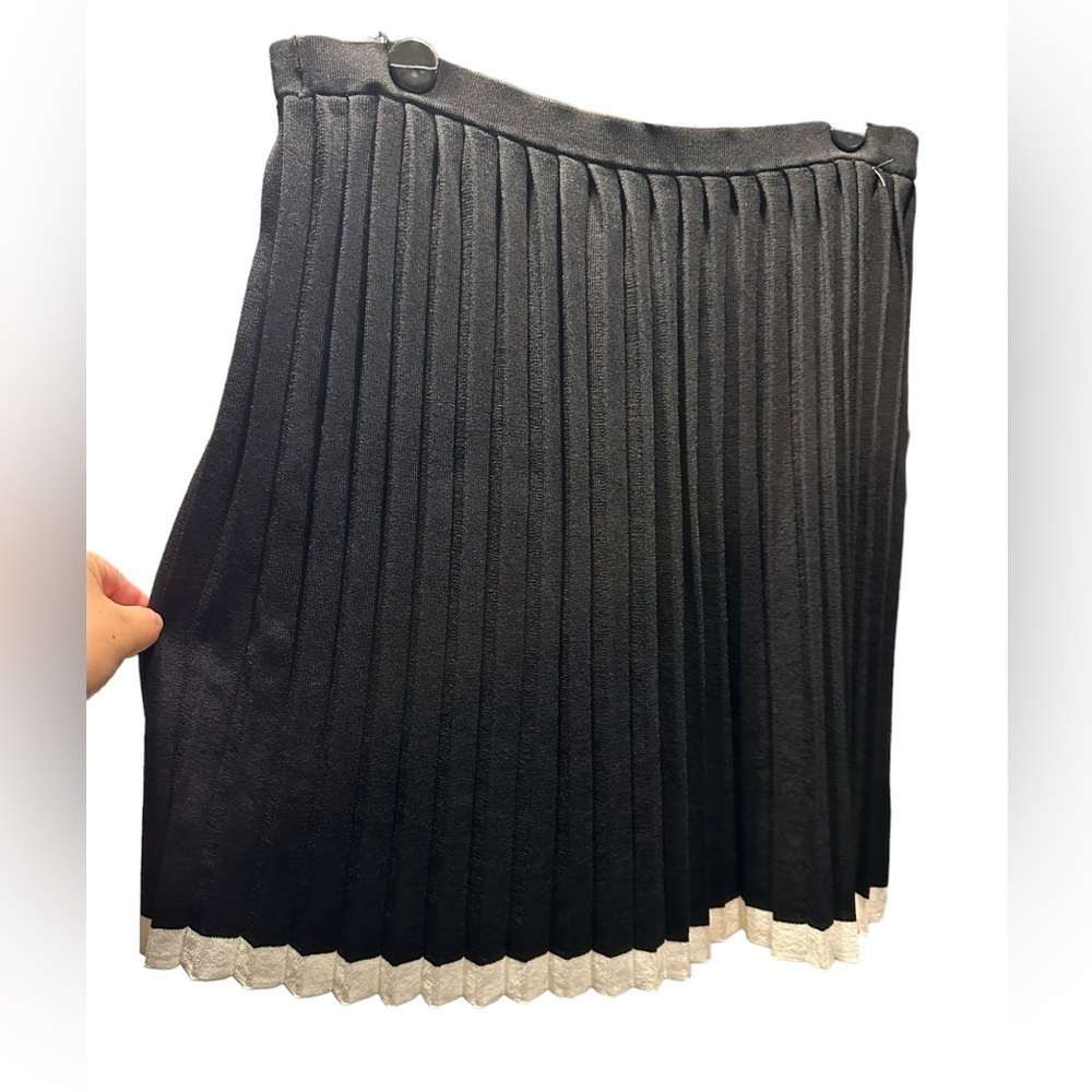 Michael Kors pleated skirt size M